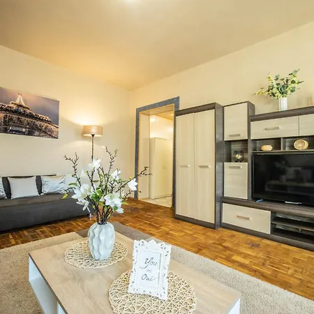 Apartament Piotrkowska 71 *